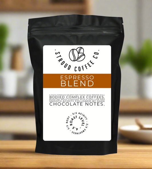A rich espresso blend designed for those who prefer full bodied complex coffees.
Our espresso blend has bold flavours with a very low and smooth acidity followed by 